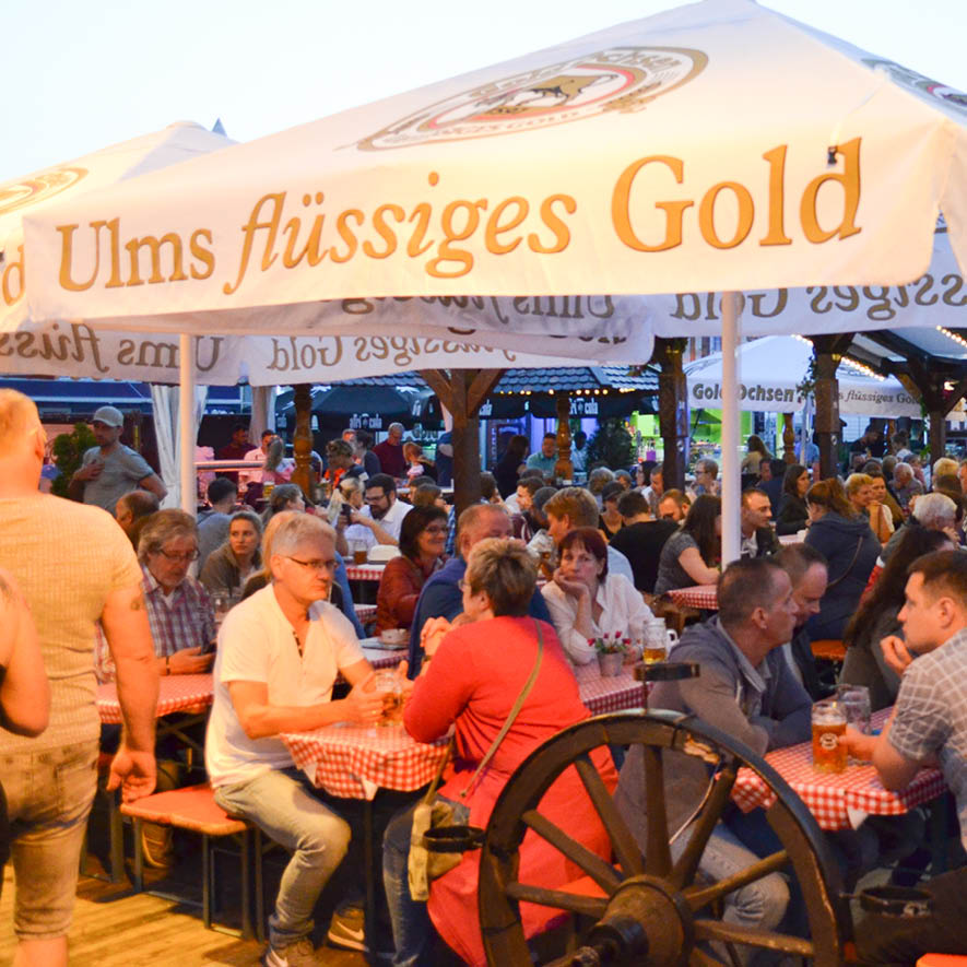 Ulmer Volksfest 2018 Almhüttendorf Gastronomie
